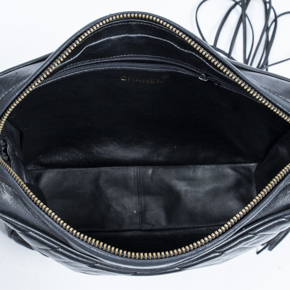 Chanel CC Ball Tassel Diamond Rectangle Zip in Black Quilted Leather - Picture 4 of 7